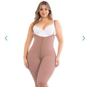 KNEE-LENGTH SHAPING GIRDLE ULTRA ENHANCEMENT